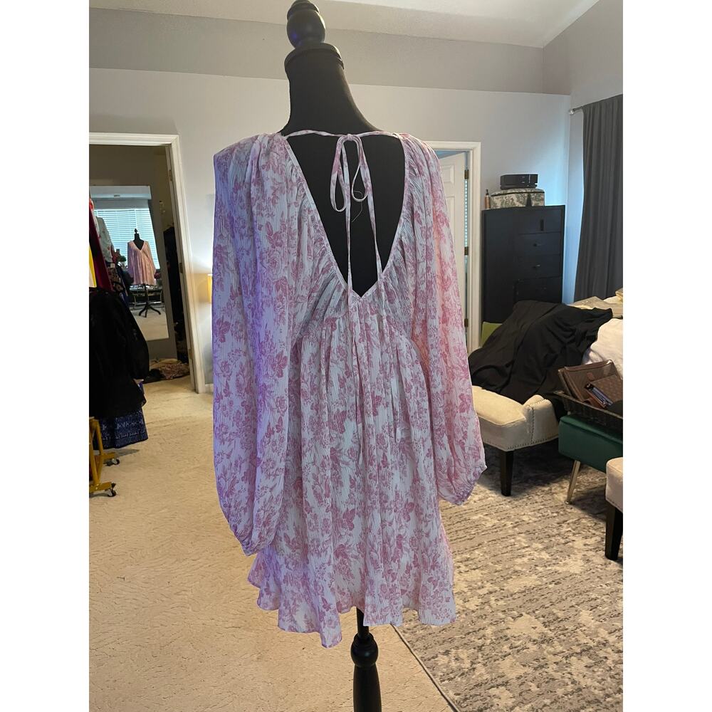 Nichole Lynel Pink White Floral Boho Mini Dress NWT Size Medium - Picture 3 of 7